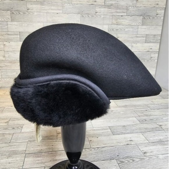 Bailey of Hollywood Wagner Black Wool Flat Cap Hat w/ Ear Flaps, Size Small NWT - Picture 1 of 11